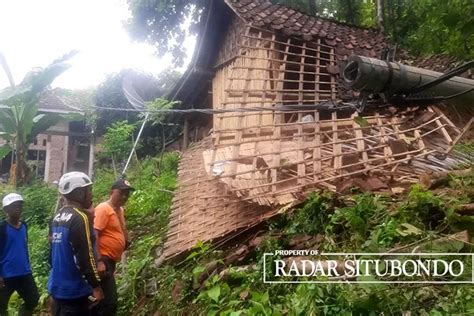 Diterjang Hujan Dan Angin Kencang Tiga Rumah Di Situbondo Rusak Parah