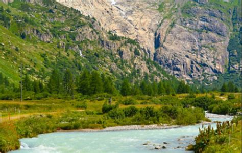 Rhône fleuve audacieux qui prend sa source le Valais suisse