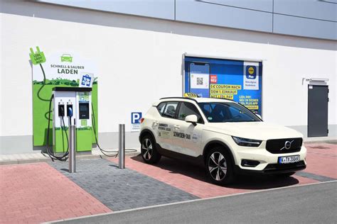 Elektrotaxis Volvo Xc Recharge Pure Electric Kann Mehr Und Schneller