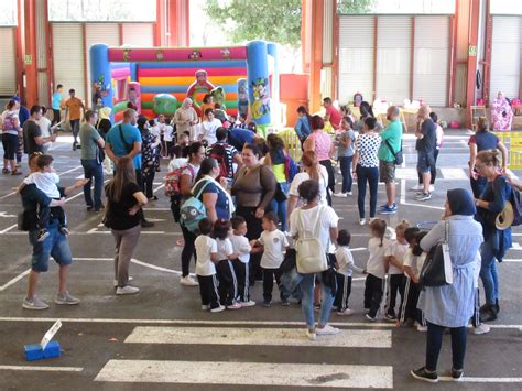 Más de 500 personas de la comunidad educativa del CEIP Tamarán