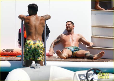 Soccer Star Lionel Messi Flaunts PDA With Wife Antonela Roccuzzo On A