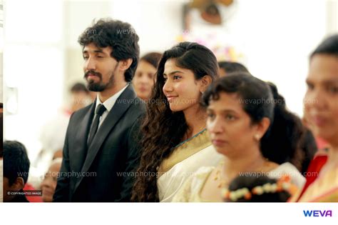 Sai Pallavi at Alphonse Puthren Wedding Function (2) - onlookersmedia