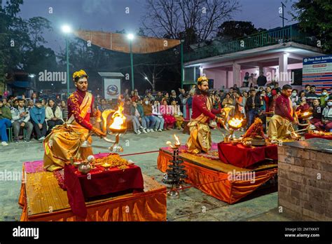 Pokhara Nepal 2 Dezember 2022 Buddhistische Mönche Singen Heilige