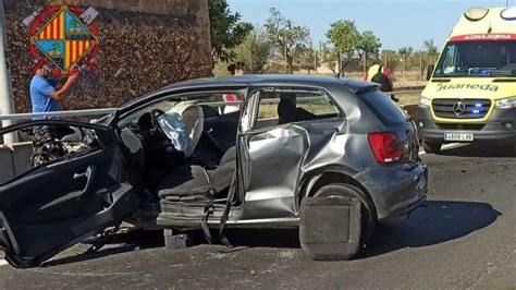 Dos Heridos En Un Choque Frontal En La Carretera Vieja De Sineu