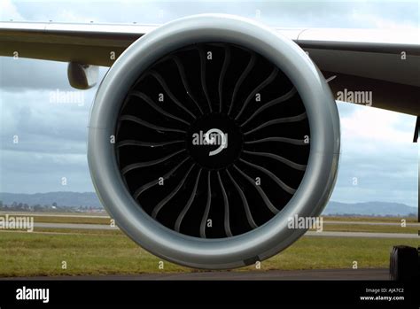 777 ER engine GE90 115B Stock Photo - Alamy