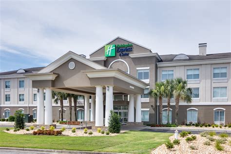 Holiday Inn Express & Suites Dublin- Tourist Class Dublin, GA Hotels ...