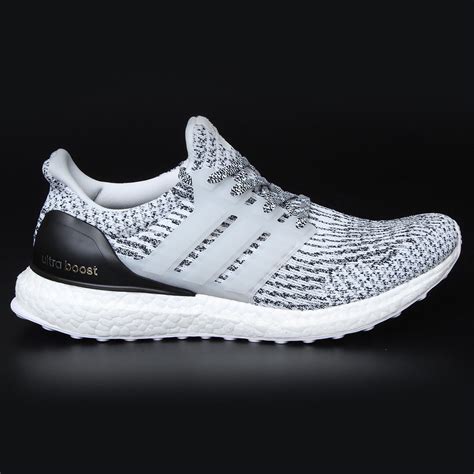 Tênis Adidas Ultra Boost Branco e Preto