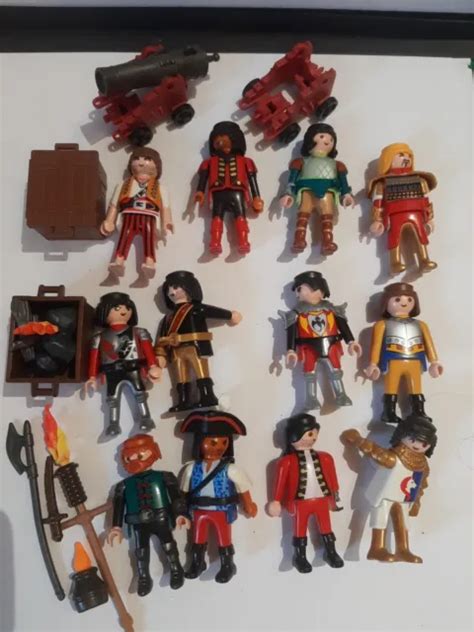 Playmobil Lot Personnages Pirates Chevaliers Divers Armes Et