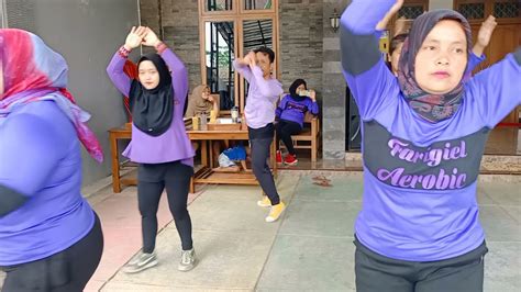 Senam Aerobic Lapangan Gerakan Inti Low Impact Youtube