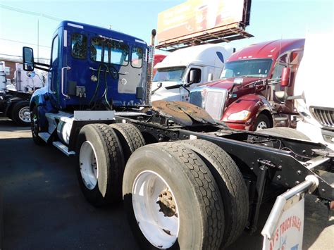 2016 KENWORTH T-680 TANDEM AXLE DAYCAB FOR SALE #2581