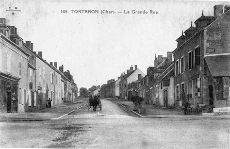 Torteron La Grande Rue Carte Postale Ancienne Et Vue D Hier Et