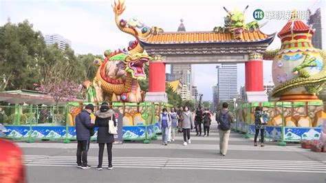 親綠粉專酸台灣燈會 徐巧芯反虧側翼又翻車 Yahoo奇摩汽車機車