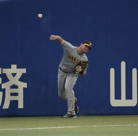 【阪神】岡田監督「一生懸命走らなあかんいうことやろなあ」ノイジー刺殺の石川昂弥走塁／一問一答 プロ野球写真ニュース 日刊スポーツ