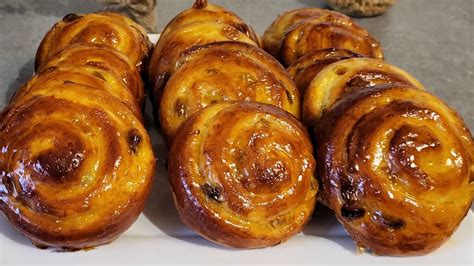 pains aux raisins Briochés avec seulement une cuillère à café de