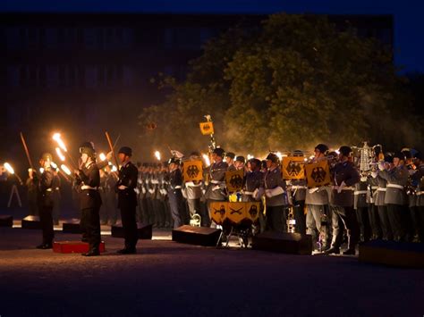 Großer Zapfenstreich zur Verabschiedung von Generalleutnant Jacobson