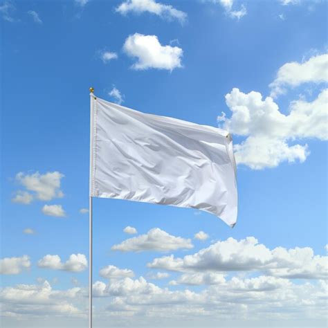 Bandera Blanca Ondeando En El Cielo Con Nubes Imagen De Alta Resoluci N