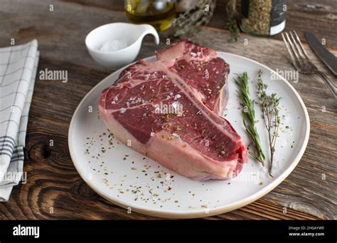 Porterhouse Steak Hi Res Stock Photography And Images Alamy