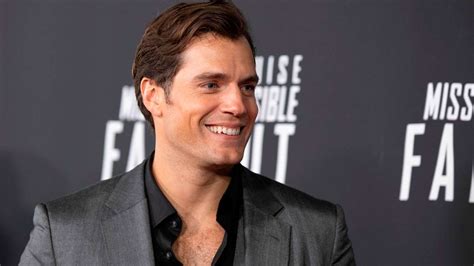 Henry Cavill News: Henry To Play Sherlock Holmes In New Film