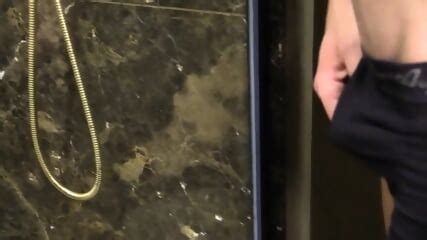 Une Blonde Avale Le Sperme De Son Homme