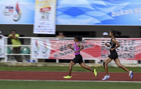 EMAS LARI 5000 METER PUTRI DKI ANTARA Foto