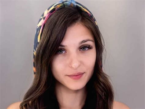 Leah Gotti Wiki Age Net Worth Boyfriend Height Ethnicity Images The