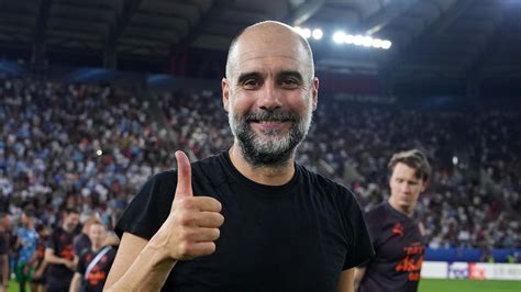 Pep Guardiola Se Convierte En El Primer Entrenador Que Gana La