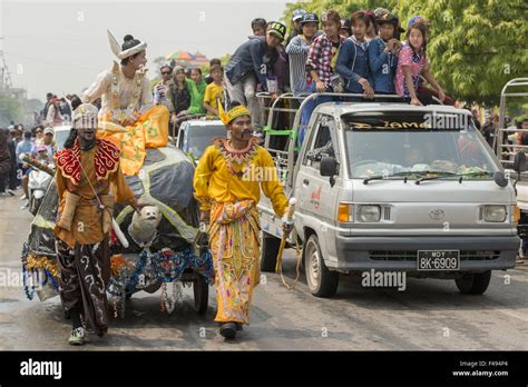 ASIA MYANMAR MANDALAY THINGYAN WATER FESTIVAL Stock Photo - Alamy