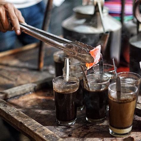 Angkringan Kopi Joss Tempat Nongkrong Asyik Di Jogja Dengan Menu Kopi Unik