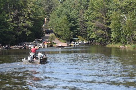 Chippewa Flowage Pontoon Rentals Randr Bayview Resort