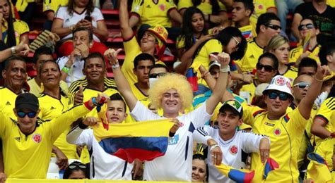 Los Hinchas Celebran El Regreso De La Selección Colombia Al Mundial