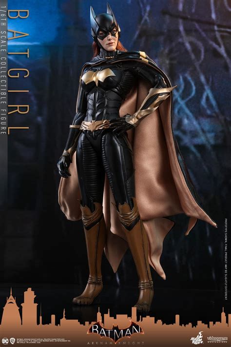 Batgirl Takes On Gotham With New Hot Toys Figure