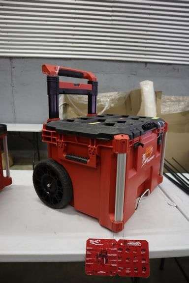 Milwaukee packout rolling tool box box - Matthews Auctioneers