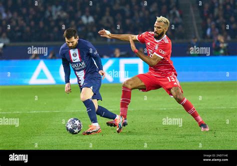 Eric MAXIM CHOUPO MOTING FCB 13 Compete For The Ball Tackling Duel