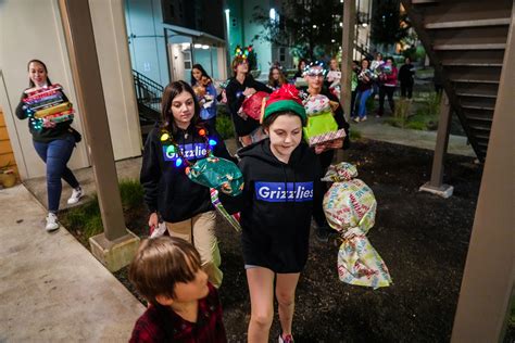 Grisham Middle School donates Christmas gifts to mom with cancer