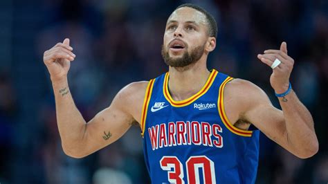 Warriors Steph Curry Sets Nba Record For Most 3 Pointers In Calendar