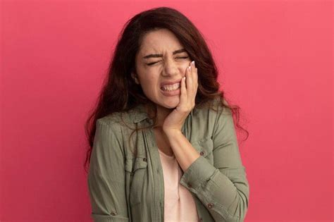 Tooth Decay Pain: Causes, Symptoms, and Treatment Options | by Pravin ...