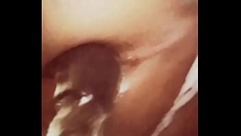 Sentado enterrado en el engranaje del auto enterrado en el culo del glotón XVIDEOS