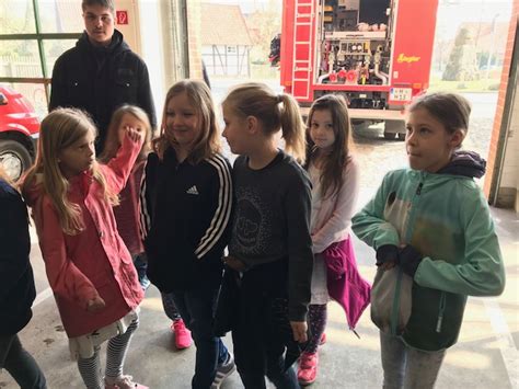 Besuch Der 3 Klasse Bei Der Freiwilligen Feuerwehr Otze Am 9 4 2018