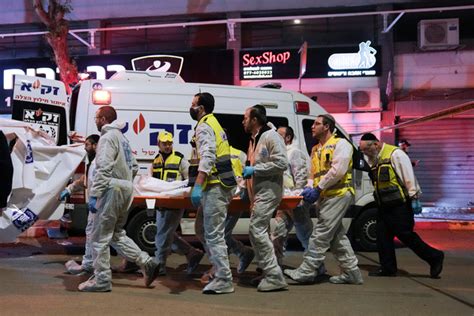 イスラエル北部のバス停で銃撃事件、警官2人死亡 Isが犯行声明 ライブドアニュース