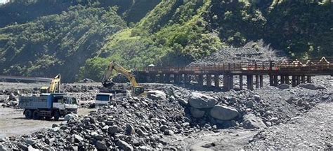 海葵夾帶豪雨不斷恐釀土石流 南橫明霸克露橋今起封閉 生活 中時