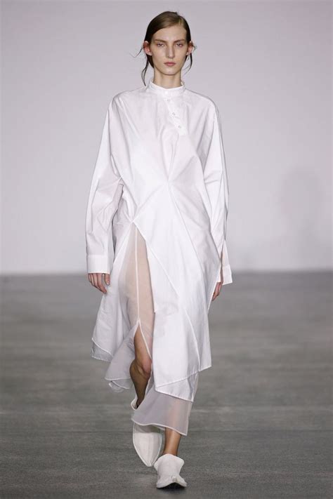 Pin on 22SS | Minimal fashion, Fashion design, Fashion