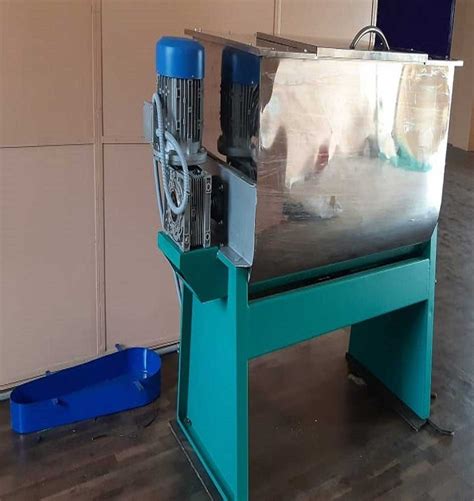 Ms Rectangular Ribbon Blender Mixer For Mixing Capacity Liters