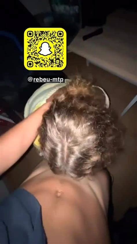 Une Grosse Chienne Balance Ta Nude