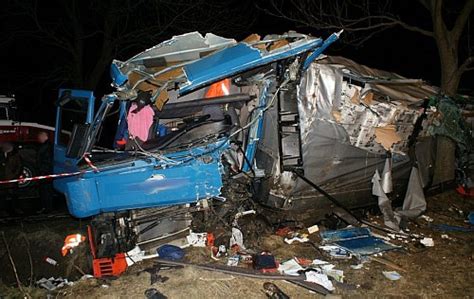 Tragedia Podczas Wyprzedzania Autobusu Nie Yje Kierowca Tira