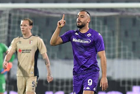 Arthur Cabral ex Palmeiras se consolida na Fiorentina e é o maior