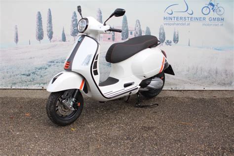 Vespa GTS 300 ie Super Sport HPE ABS E5 MY2023 weiß innocente B04