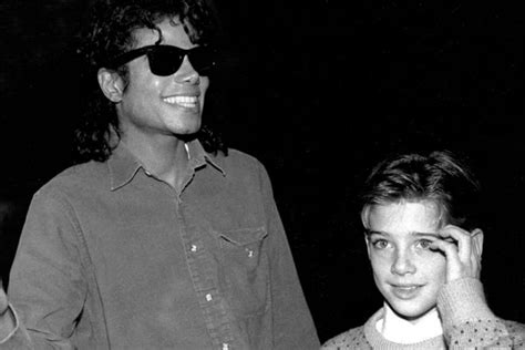 A Journalist Asked Michael Jacksons 10 Year Old Best Friend If He