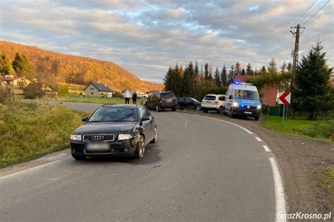 Zderzenie Na Uku Drogi