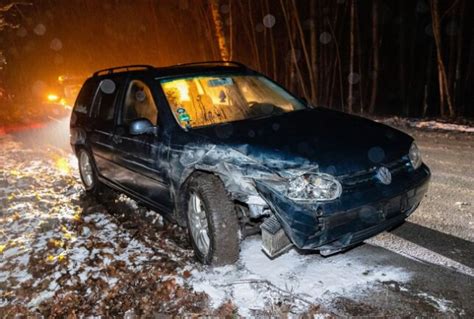 Unfallflucht Fahrer Haut Nach Crash Im Vogtland Einfach Ab Blick