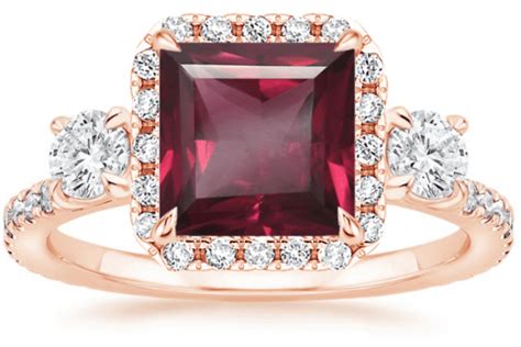 Garnet Vs Ruby: Comparison Guide on Color, Price, Benefits & Meaning